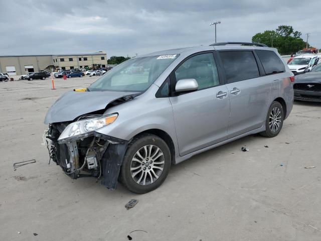 TOYOTA SIENNA XLE