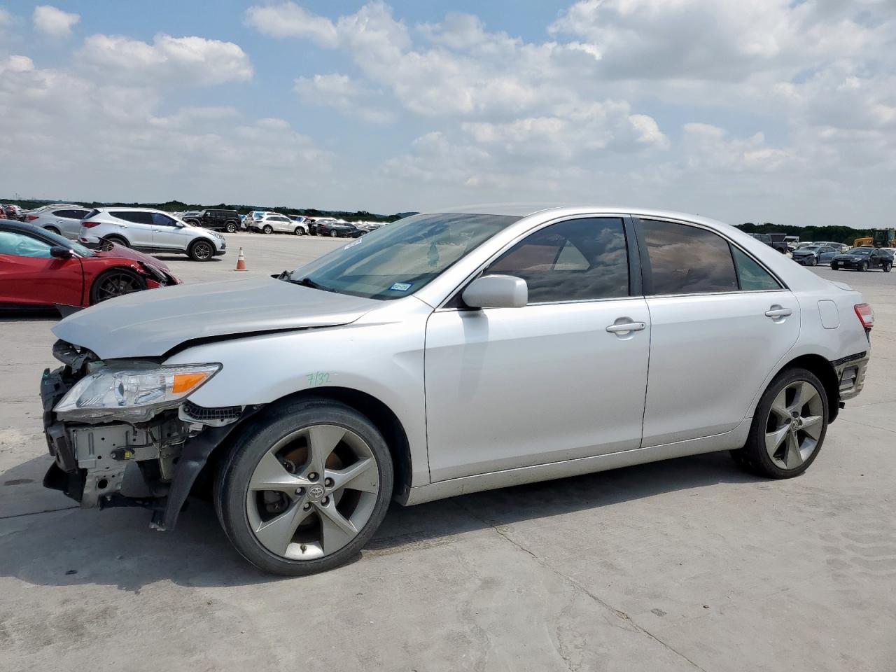TOYOTA CAMRY BASE