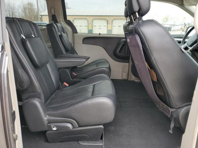 2016 CHRYSLER TOWN & COU - 2C4RC1CG1GR302345