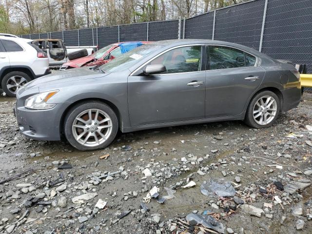 NISSAN MAXIMA S