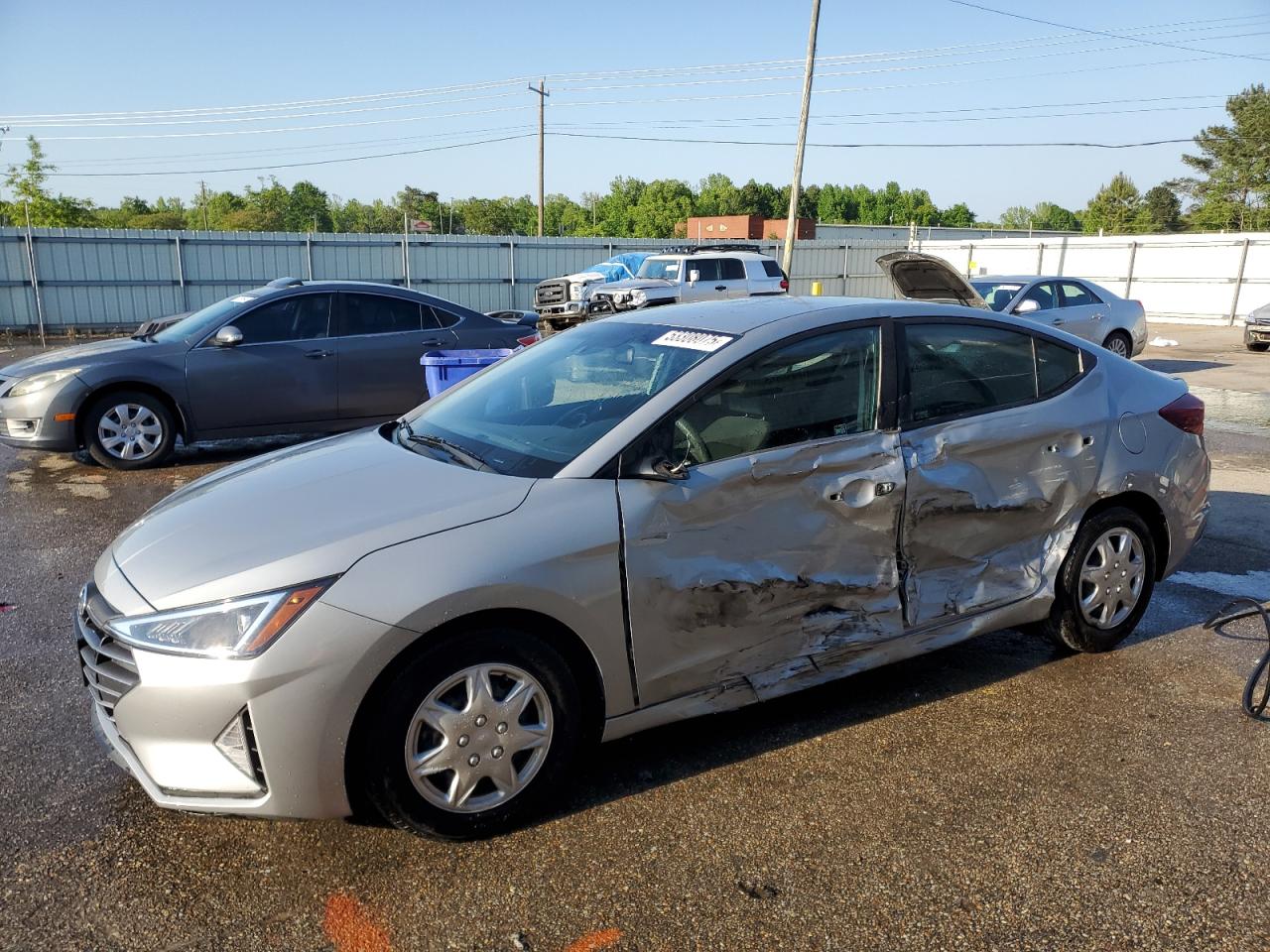 HYUNDAI ELANTRA SE