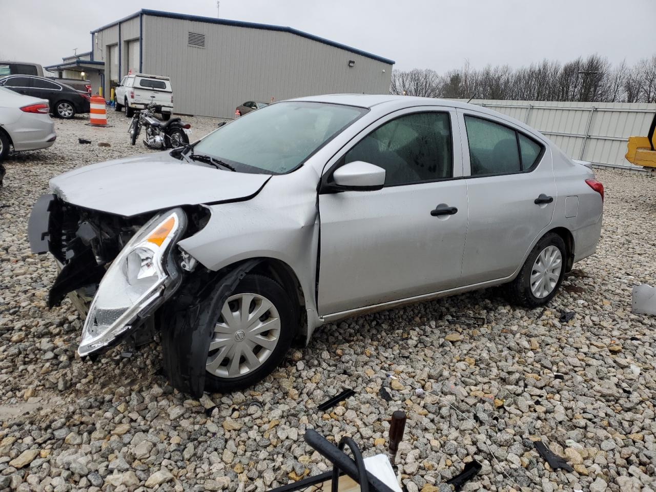 NISSAN VERSA S