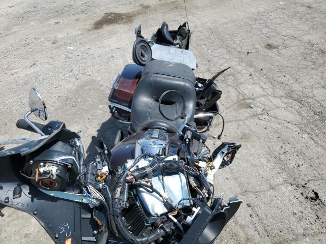 2011 HARLEY-DAVIDSON FLHTCU 1HD1FC414BB671863