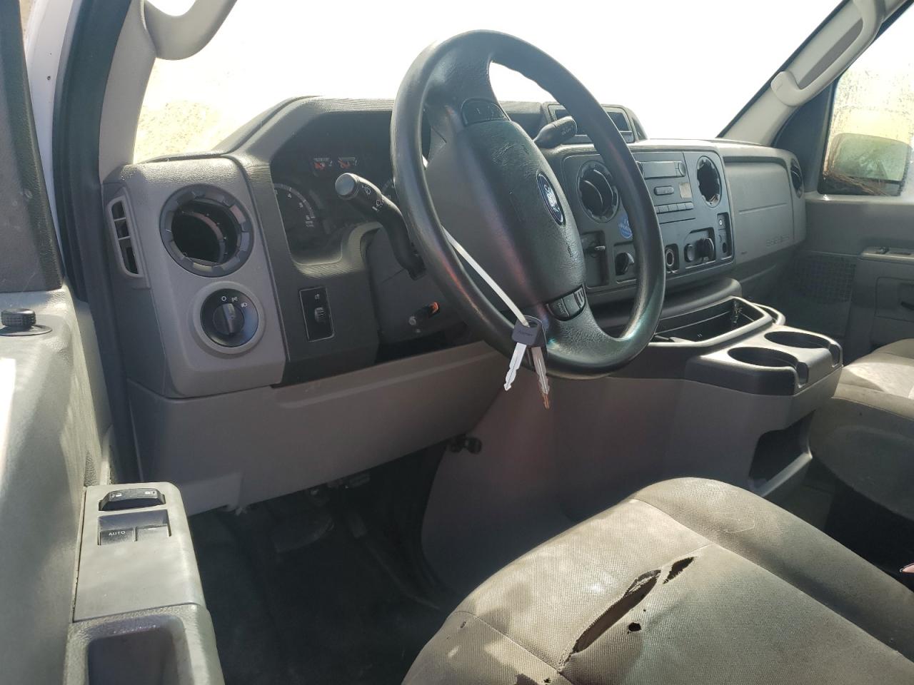 FORD ECONOLINE E250 VAN