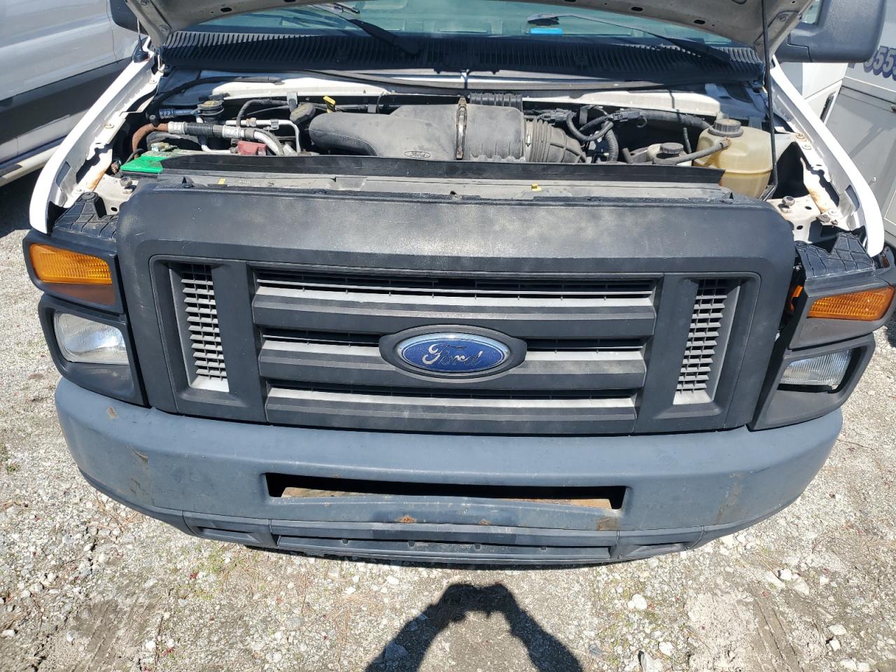 FORD ECONOLINE E250 VAN