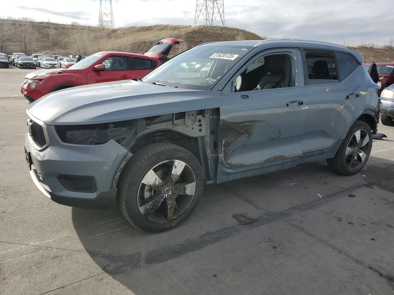 VOLVO XC40 T5 MOMENTUM
