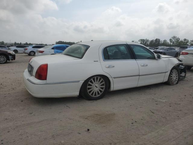 LINCOLN TOWN CAR E 2003 white sedan 4d gas 1LNHM81W73Y652530 photo #4