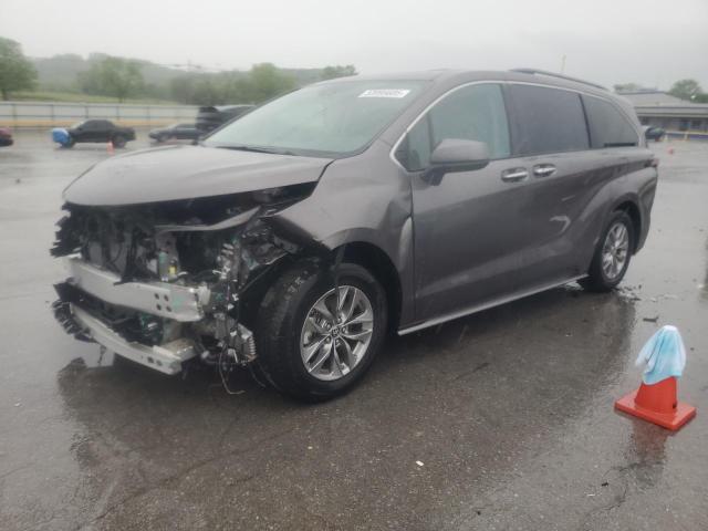 TOYOTA SIENNA XLE