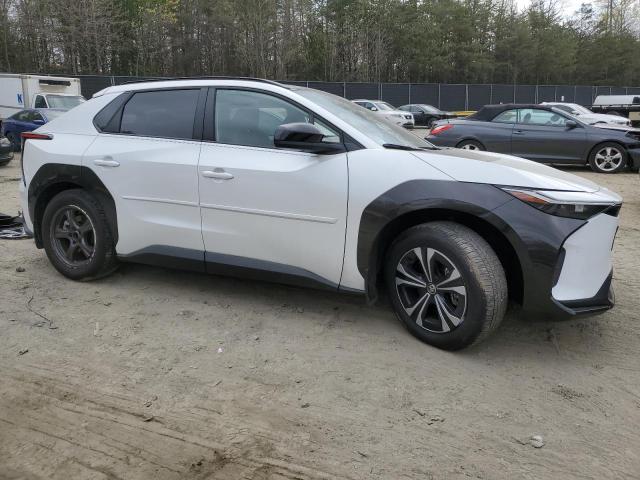 2024 TOYOTA BZ4X XLE JTMABACAXRA070914