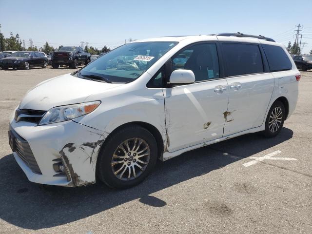 TOYOTA SIENNA XLE