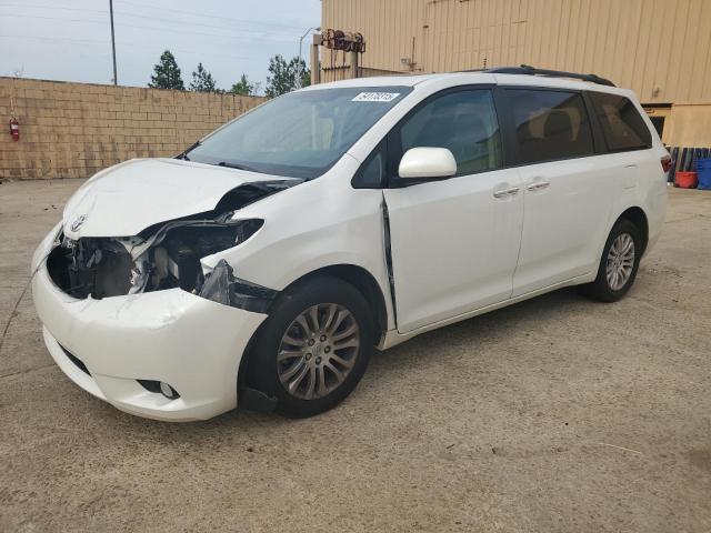 TOYOTA SIENNA XLE