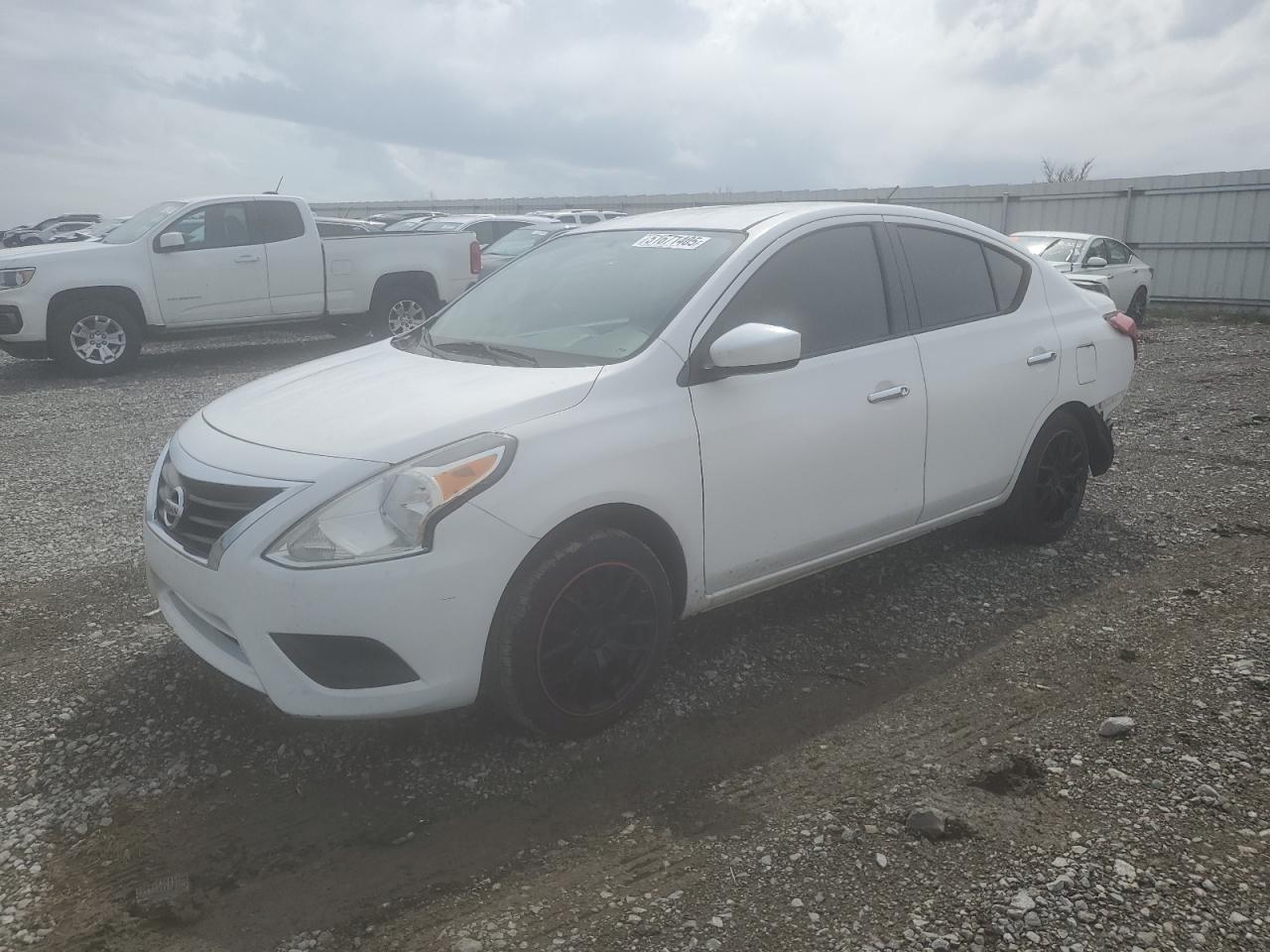NISSAN VERSA S