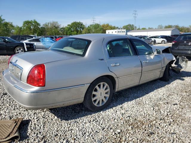 Vin: 2lnbl8cvxax631570, lot: 54732905, lincoln towncar signature limited 20103