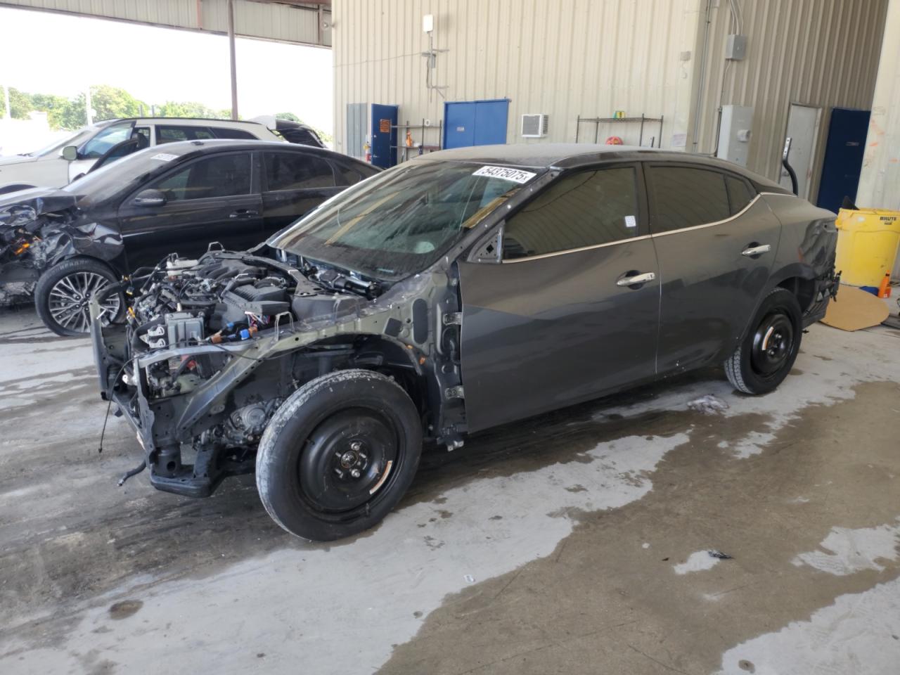 NISSAN MAXIMA S