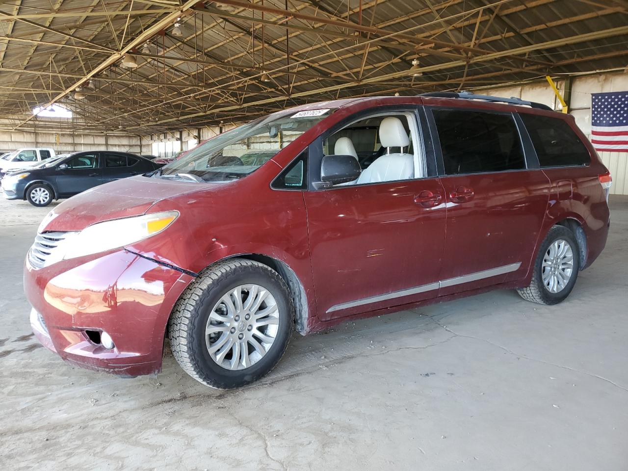 TOYOTA SIENNA XLE