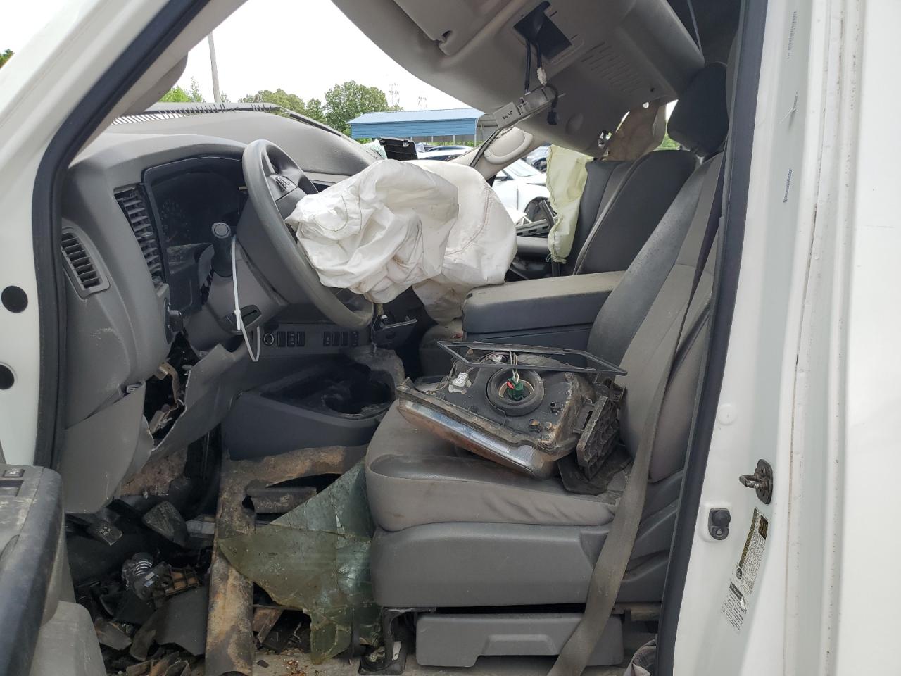 NISSAN NV2500 2500 S