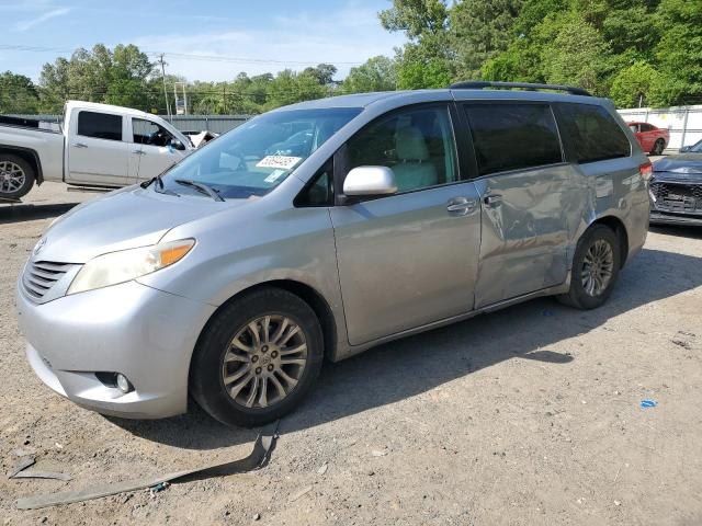 TOYOTA SIENNA XLE