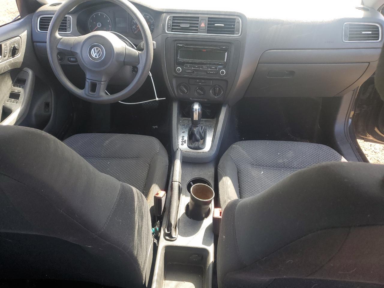 VOLKSWAGEN JETTA BASE