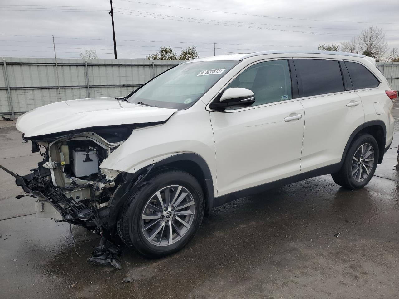 TOYOTA HIGHLANDER SE