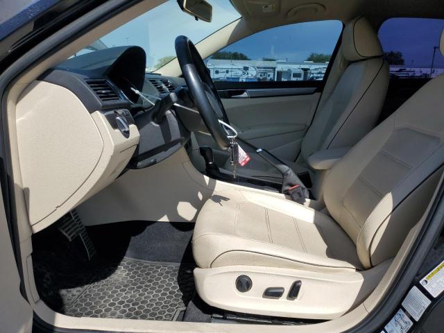 2017 VOLKSWAGEN PASSAT R-L - 1VWDT7A36HC006130