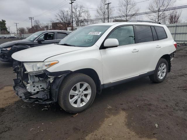 Vin: 5tdbk3ehxds214063, lot: 52854125, toyota highlander base 2013 img_1