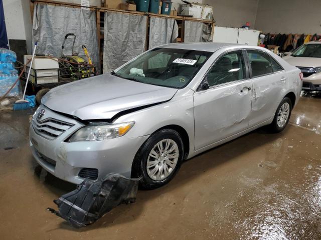 TOYOTA CAMRY BASE