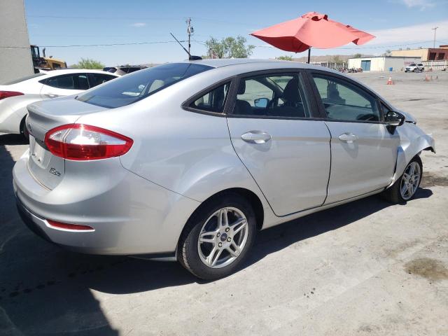 3FADP4BJ0JM135008 Ford FIESTA SE