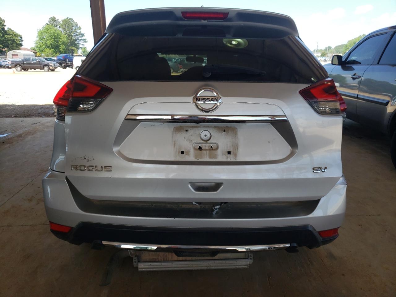 KNMAT2MT4JP506225 NISSAN ROGUE 2018