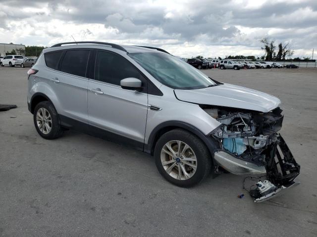 1FMCU0G9XHUF08692 Ford ESCAPE SE