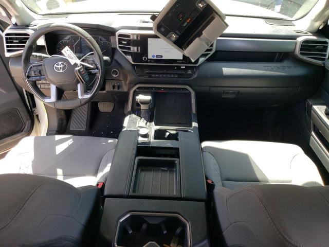 5TFLA5DA8NX038102 Toyota Tundra Double Cab Sr