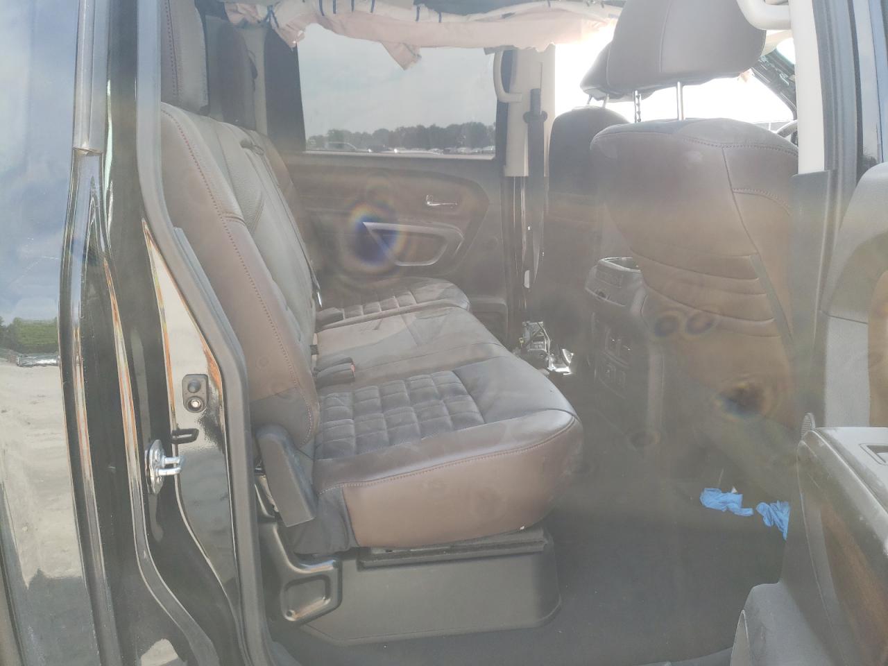 1N6AA1E50HN563105 NISSAN TITAN 2017