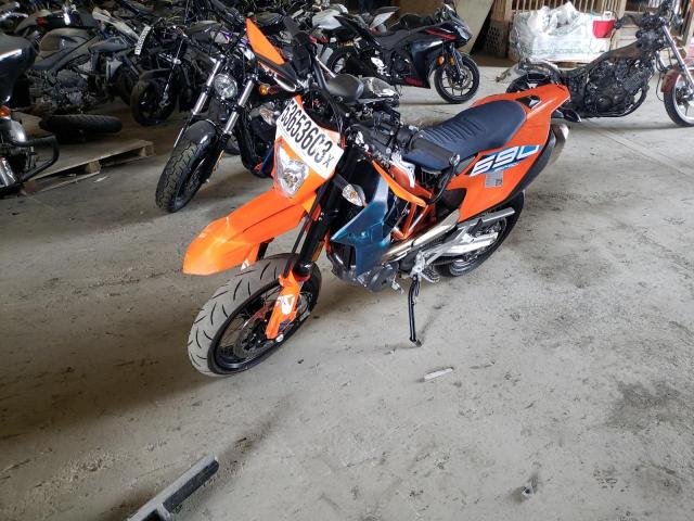 2023 KTM 690 SMC R VBKLSV402PM743372