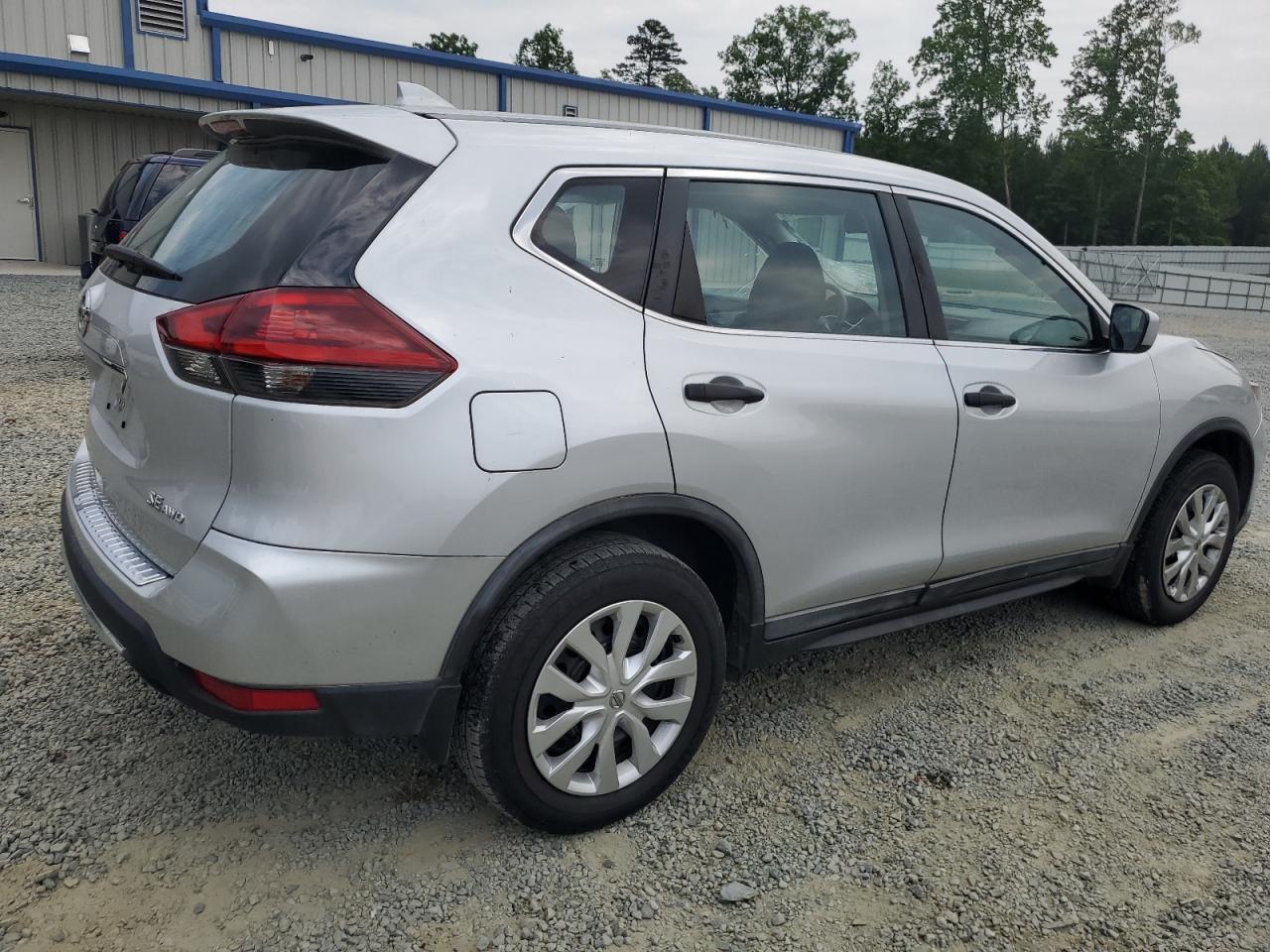 KNMAT2MV8JP589062 NISSAN ROGUE 2018