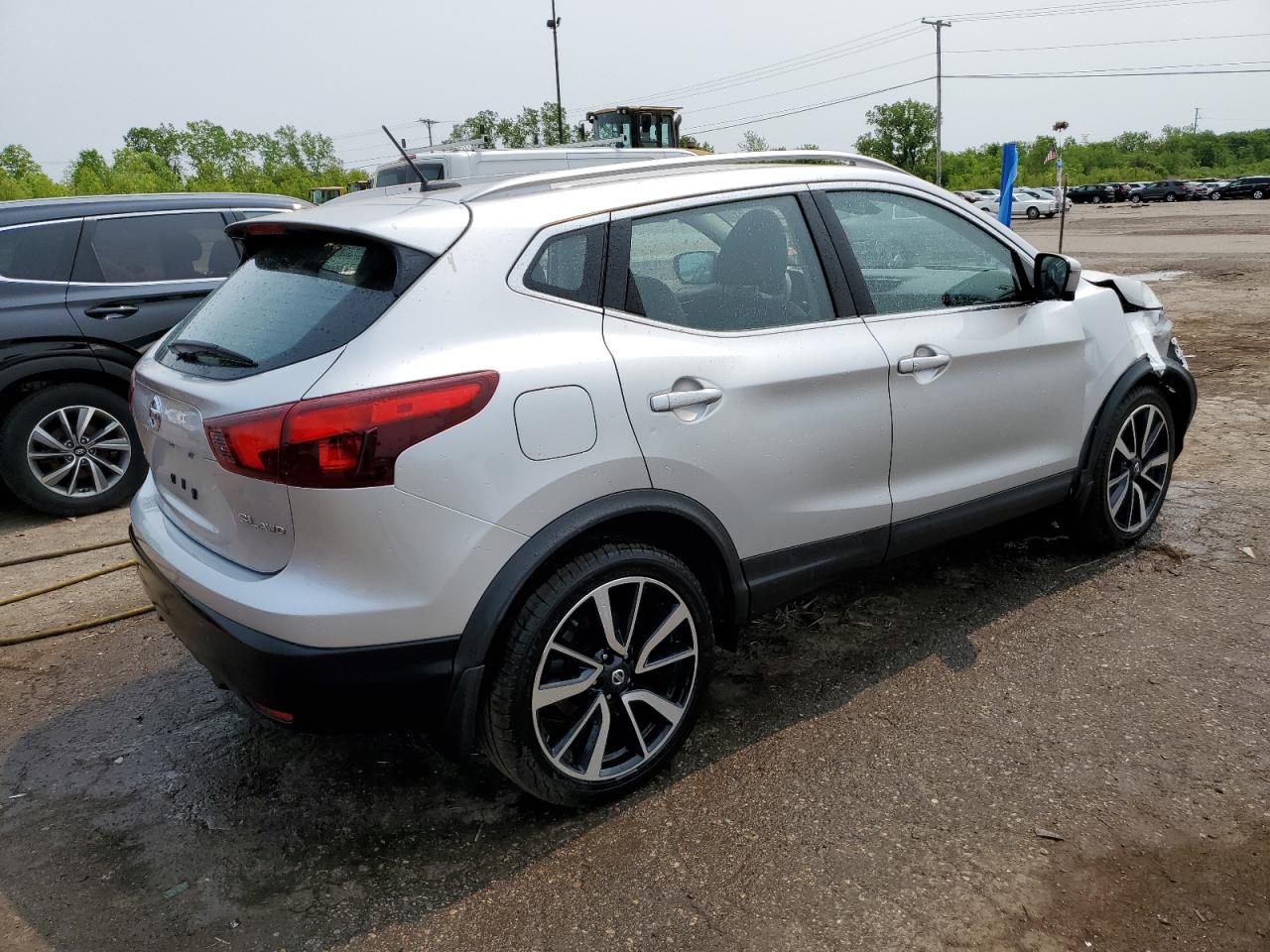 JN1BJ1CR4HW122037 NISSAN ROGUE 2017