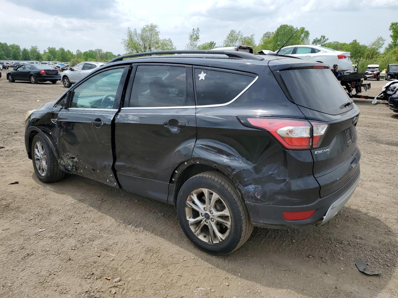 1FMCU0GD7JUB07823 FORD ESCAPE 2018