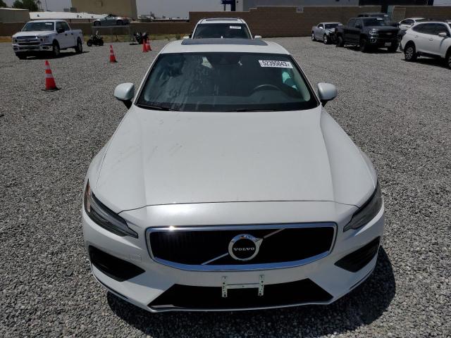 7JR102FK6KG011427 Volvo S60 T5 Momentum