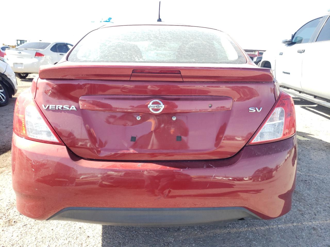 3N1CN7AP2JK403817 NISSAN VERSA 2018