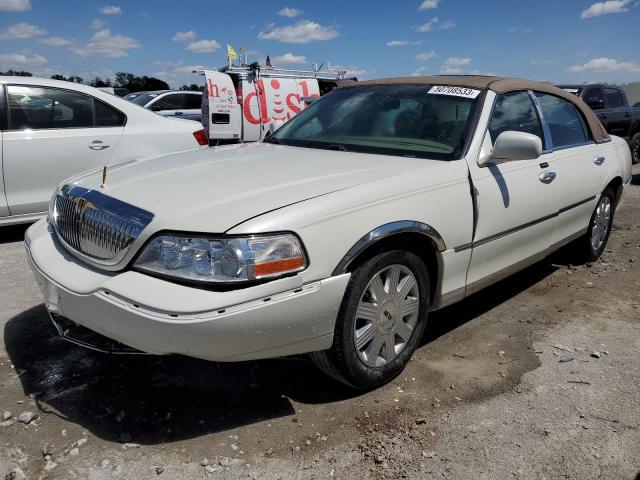 2005 Lincoln Town Car Signature Limited