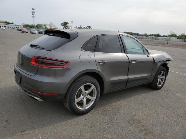 VIN WP1AA2A58JLB02572 2018 Porsche Macan no.3