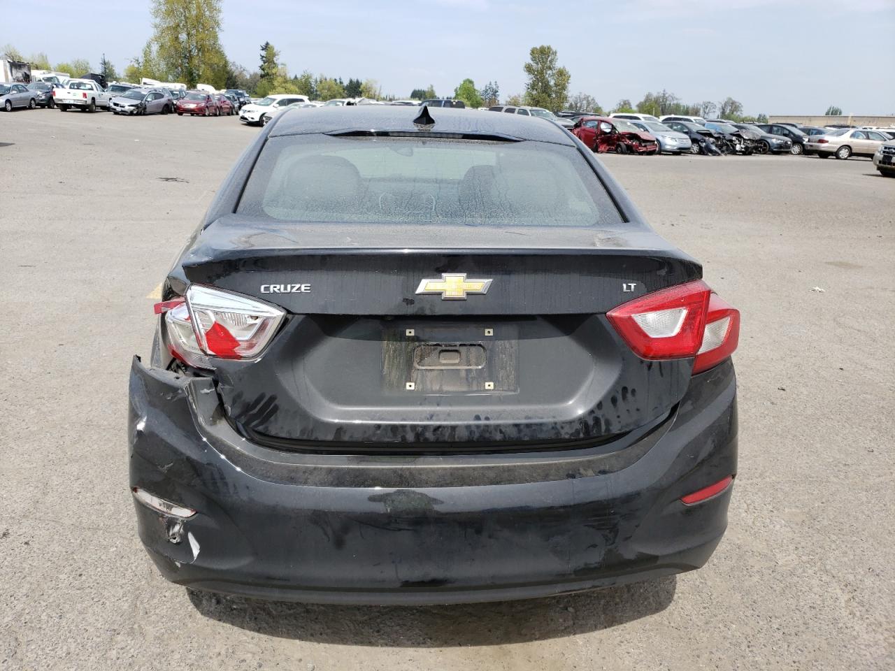 1G1BE5SM8J7156117 CHEVROLET CRUZE 2018