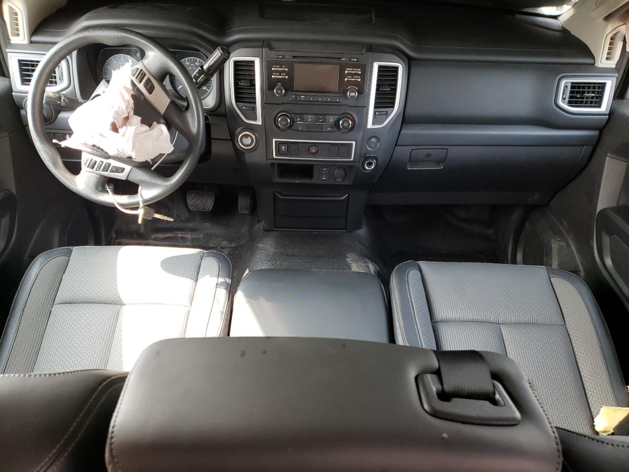 1N6AA1EKXHN525211 2017 Nissan Titan S