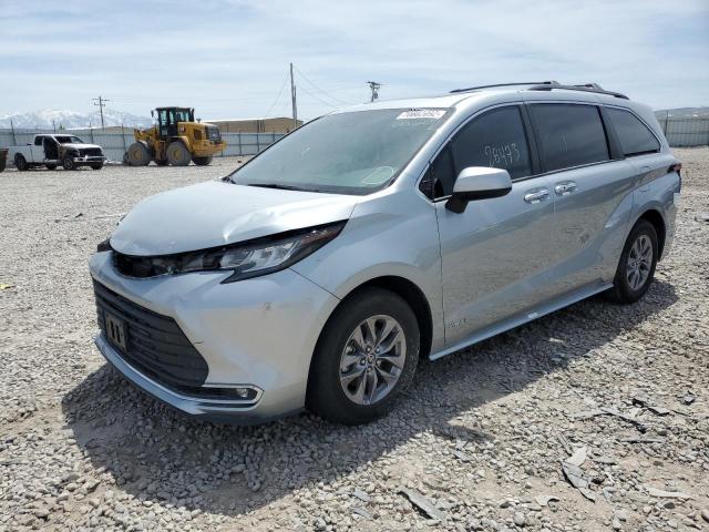 2021 Toyota Sienna XLE