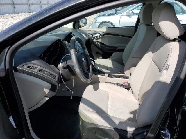 1FADP3F23FL263040 Ford FOCUS SE