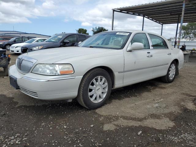 2007 Lincoln Town Car Signature Limited