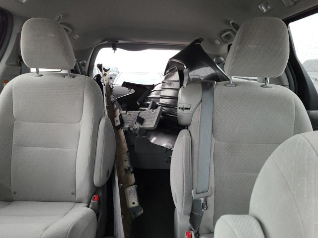 5TDKZ3DC9KS976945 Toyota SIENNA LE
