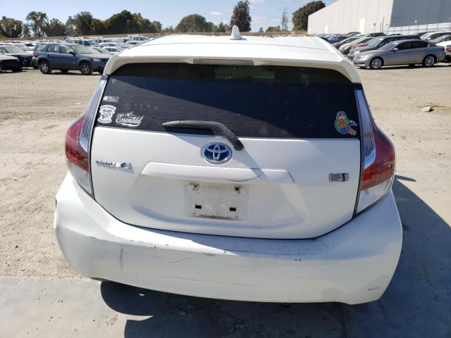 JTDKDTB32F1579744 Toyota PRIUS C