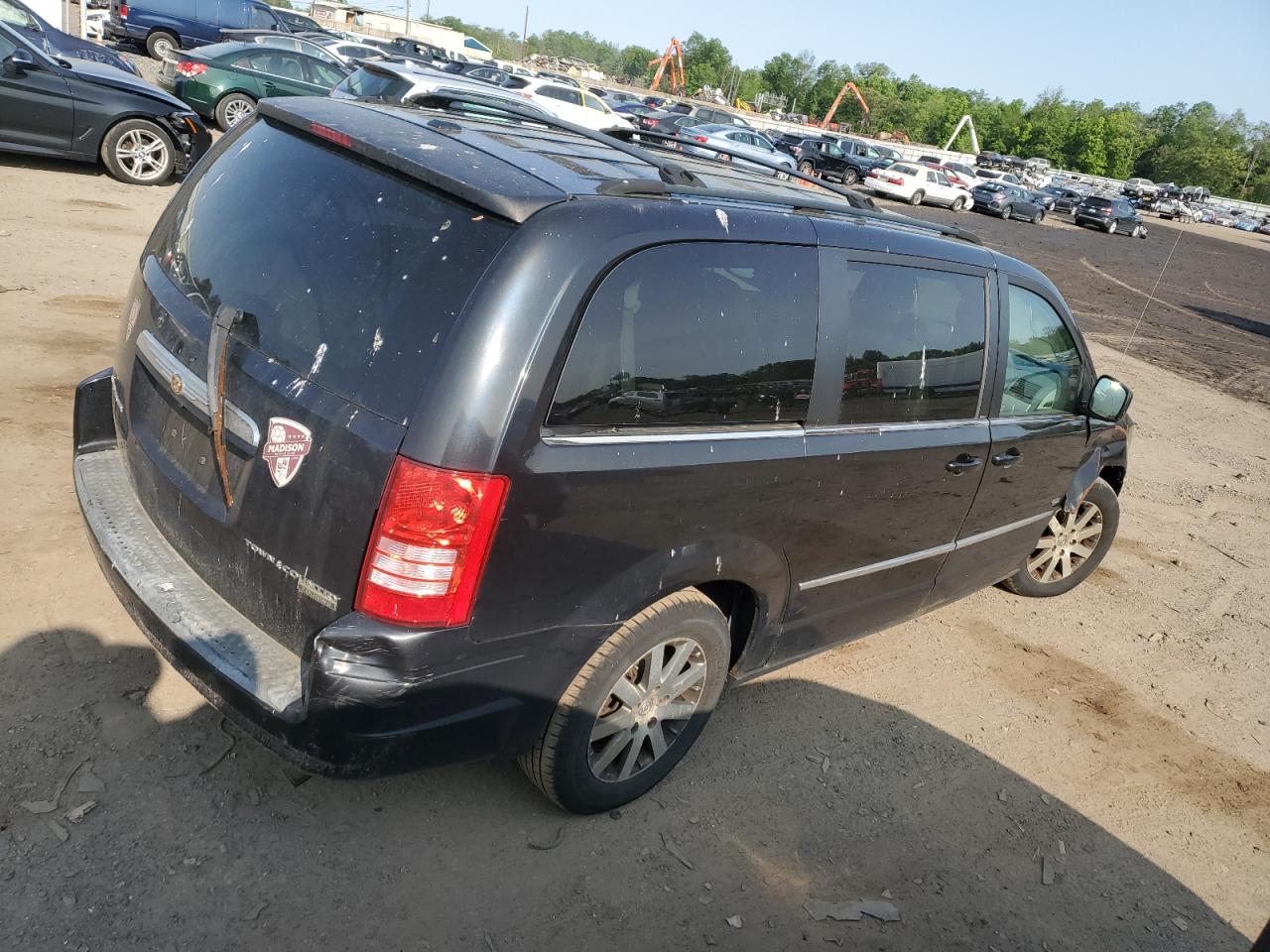 Lot #2112338015 2009 CHRYSLER TOWN & COU