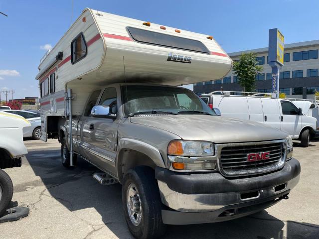 Salvage cars for sale from Copart Bakersfield, CA: 2001 GMC Sierra C2500 Heavy Duty