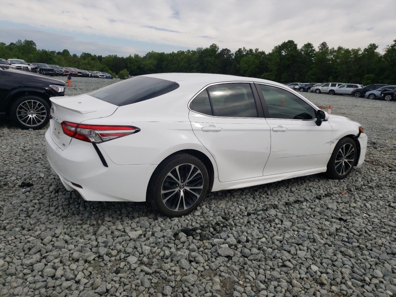4T1B11HK9JU100122 TOYOTA CAMRY 2018