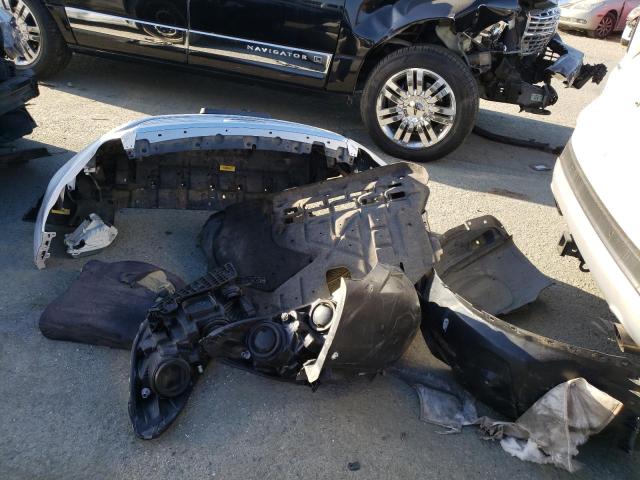 1FMCU0J99HUD77313 Ford Escape Titanium
